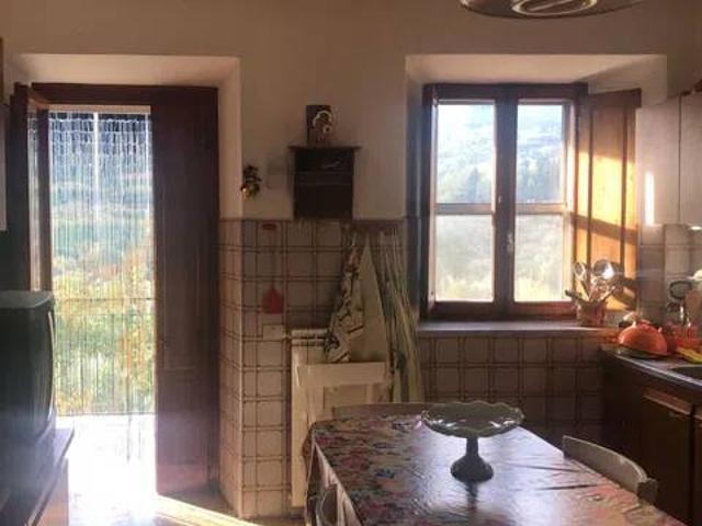 Villa Indipendente in vendita a Unione dei comuni Media Valle del Serchio, Borgo A Mozzano
