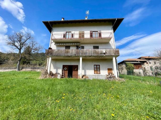 Villa Indipendente in vendita a Comunità della Val di Non, Castelfondo