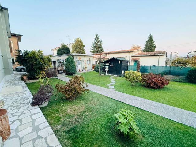 Villa Indipendente in vendita a Borgo Mantovano, Pieve Di Coriano