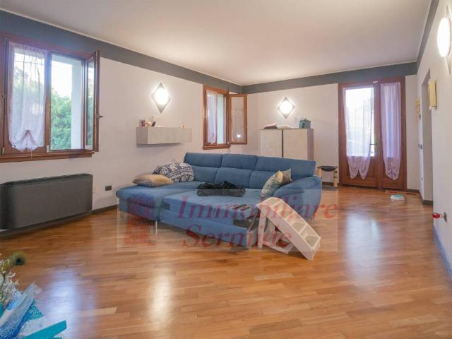 Villa Indipendente in vendita a Borgo Mantovano, Revere