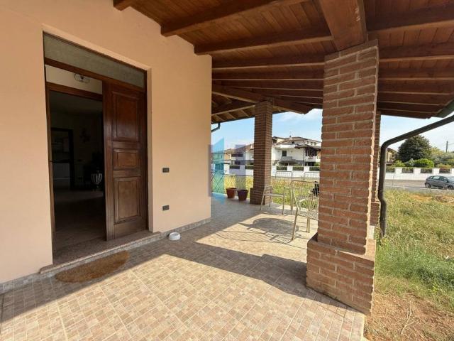 Villa Indipendente in vendita a Borgo San Giacomo, Lombardia