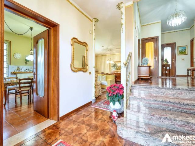 Villa Indipendente in vendita a Borgo San Giovanni, Lombardia