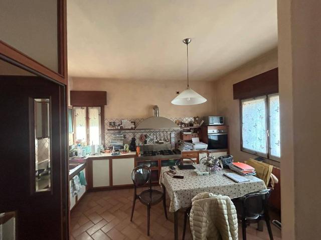 Villa Indipendente in vendita a Nuovo Circondario Imolese, Borgo Tossignano