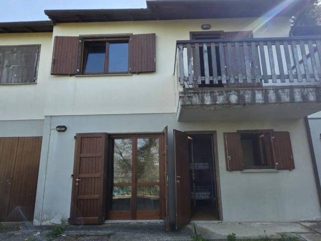 Villa Schiera in vendita a Nuovo Circondario Imolese, Borgo Tossignano