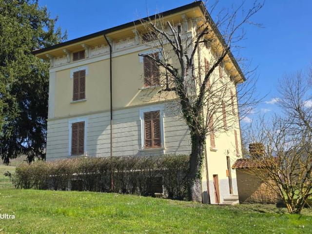 Villa Indipendente in vendita a Borgo Val Di Taro, Reggio Emilia