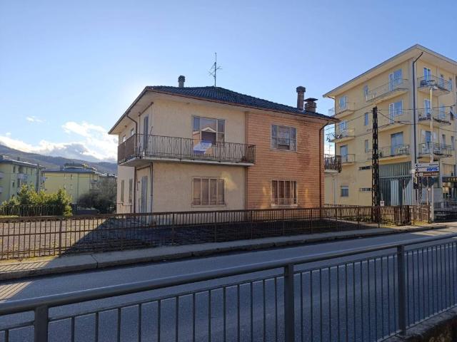 Villa Indipendente in vendita a Borgo Val Di Taro, Reggio Emilia