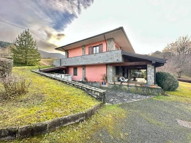 Villa Indipendente in vendita a Borgo Val Di Taro, Reggio Emilia