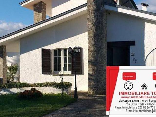 Villa Indipendente in vendita a Borgo Val Di Taro, Reggio Emilia