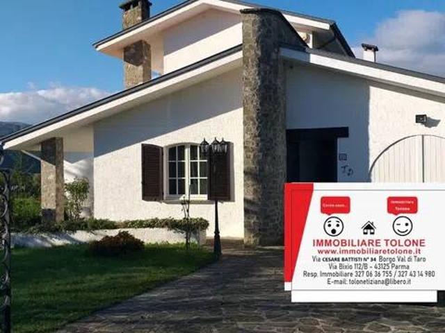 Villa Indipendente in vendita a Borgo Val di Taro, Parma
