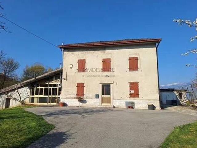 Villa Indipendente in vendita a Borgo Valbelluna, Mel