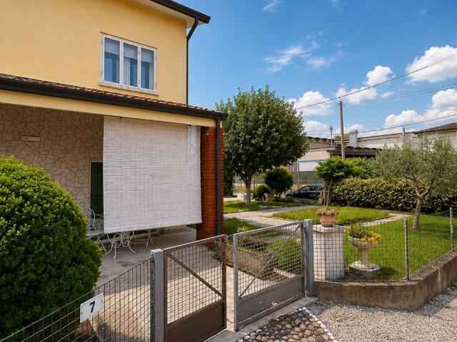 Villa Indipendente in vendita a Borgo Veneto, Saletto
