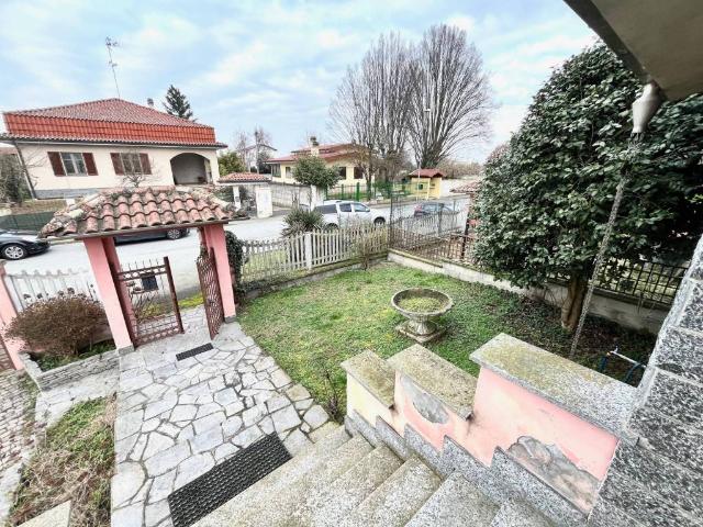 Villa Indipendente in vendita a Piemonte, Vercelli