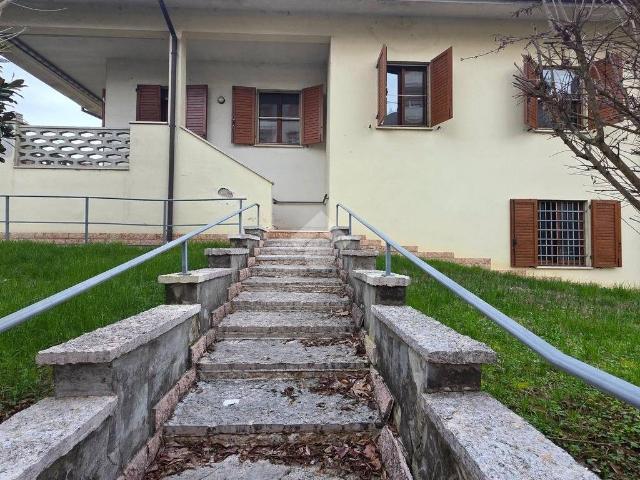Villa Indipendente in vendita a Borgo Virgilio, Cerese