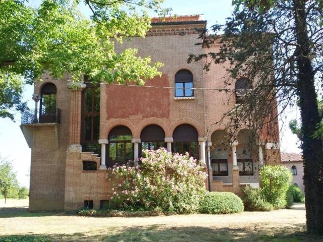 Villa Indipendente in vendita a Borgo Virgilio, Cerese