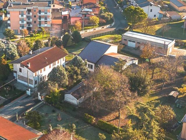 Villa Indipendente in vendita a Borgo Virgilio, Cerese