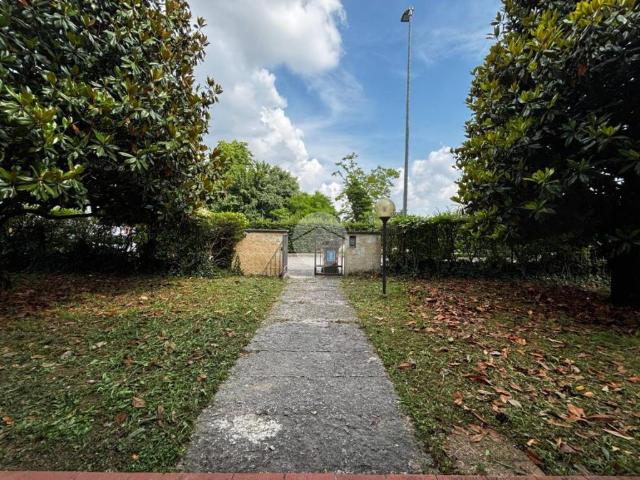 Villa Indipendente in vendita a Borgo Virgilio, Cerese