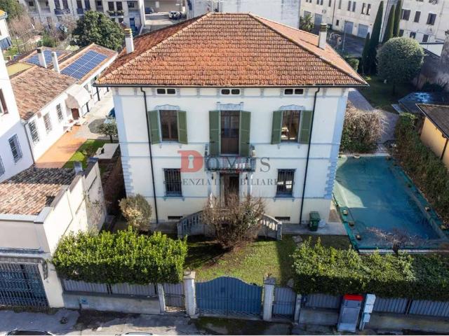 Villa Indipendente in vendita a Borgo Virgilio, Lombardia