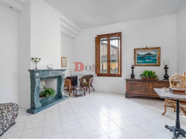 Villa Indipendente in vendita a Borgo Virgilio, Lombardia