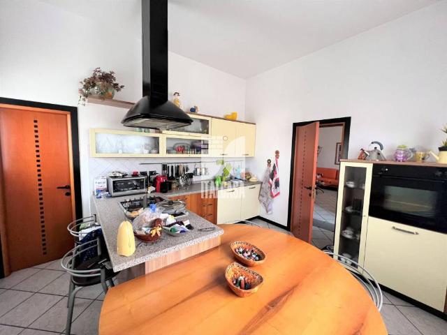Villa Indipendente in vendita a Borgo Virgilio, Cerese