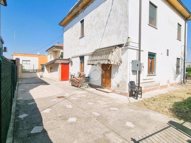 Villa Indipendente in vendita a Borgo Virgilio, Cerese