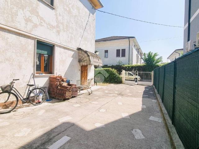 Villa Indipendente in vendita a Borgo Virgilio, Cerese
