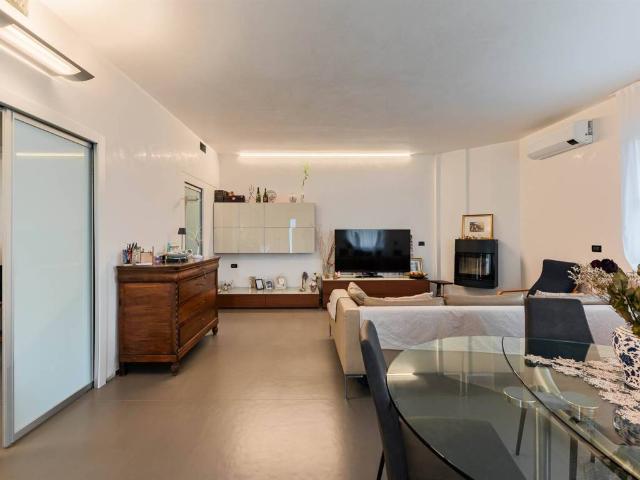 Villa Indipendente in vendita a Borgo Virgilio, Lombardia