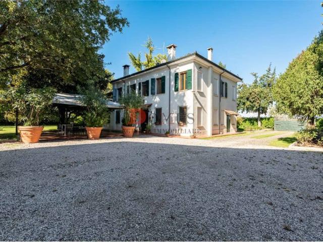 Villa Indipendente in vendita a Borgo Virgilio, Cerese