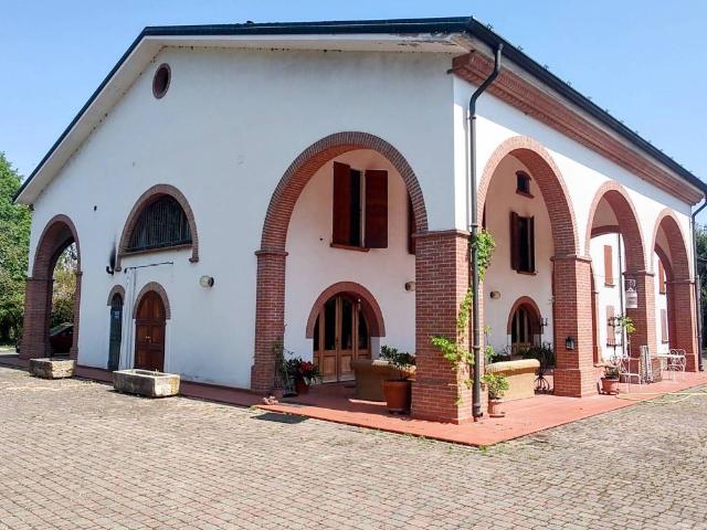 Villa Indipendente in vendita a Borgo Virgilio, Cerese