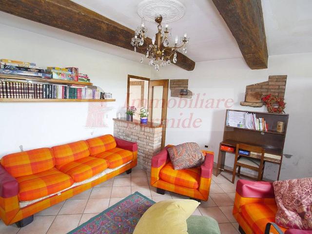 Villa Indipendente in vendita a Borgocarbonara, Borgofranco Sul Po