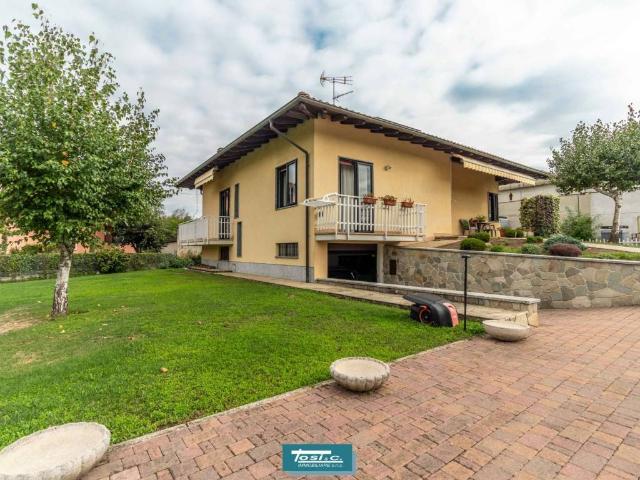Villa Indipendente in vendita a Santa Croce di Borgomanero, Borgomanero