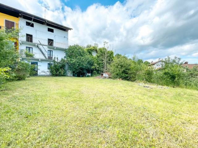 Villa Indipendente in vendita a Canuggioni, Piemonte