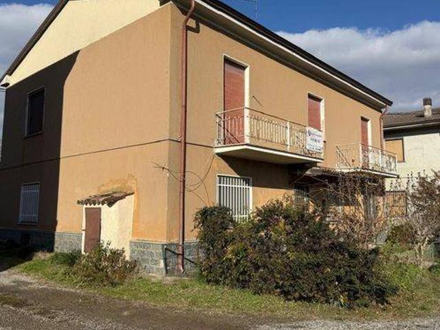 Villa Indipendente in vendita a Borgonovo Val Tidone, Reggio Emilia
