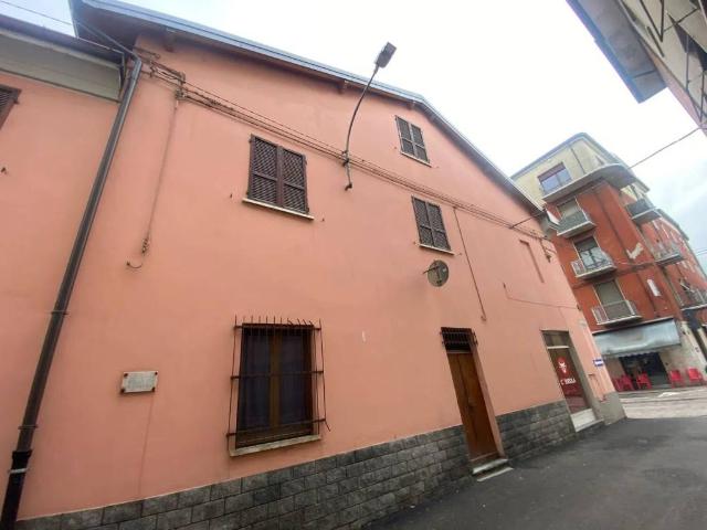 Villa Indipendente in vendita a Borgonovo Val Tidone, Reggio Emilia