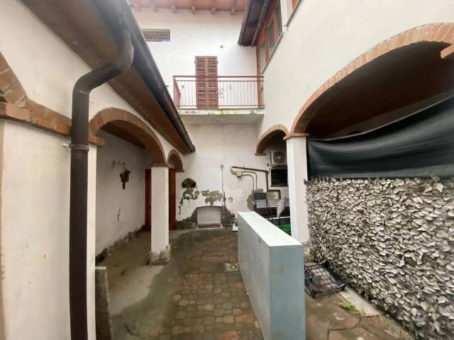 Villa Indipendente in vendita a Mulino del Follo, Borgonovo Val Tidone