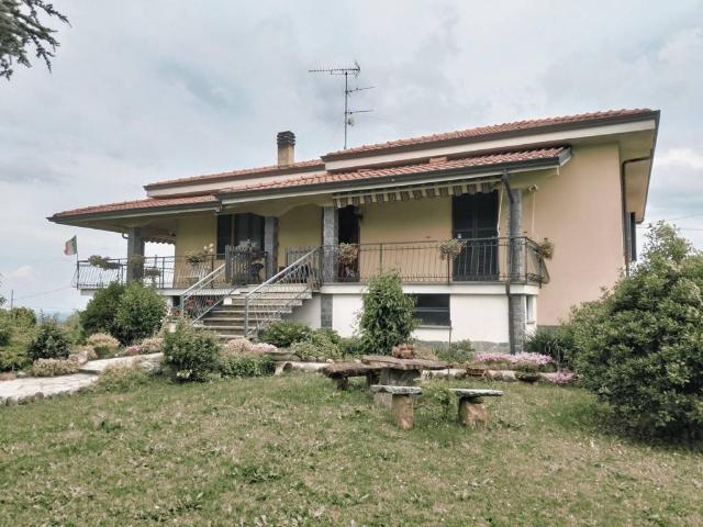 Villa Indipendente in vendita a Borgonovo Val Tidone, Reggio Emilia