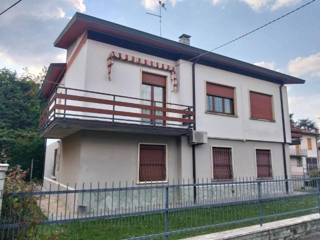 Villa Indipendente in vendita a Cascina Fornace di Bruso, Borgonovo Val Tidone