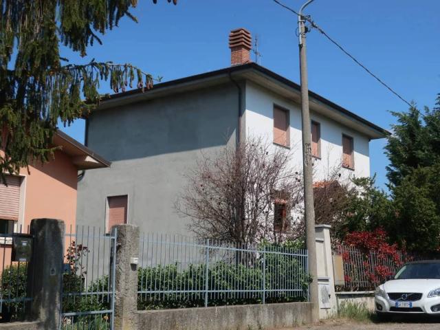 Villa Indipendente in vendita a Rovescala, Lombardia