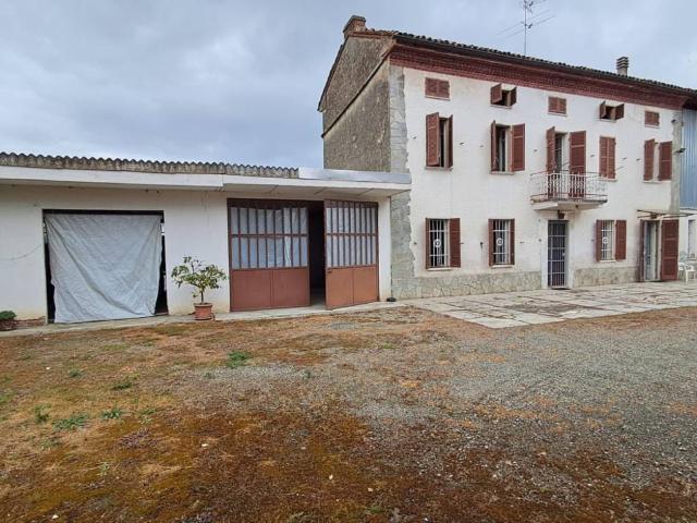 Villa Indipendente in vendita a Piemonte, Alessandria