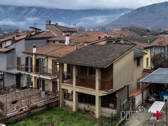 Villa Indipendente in vendita a Borgorose, Lazio