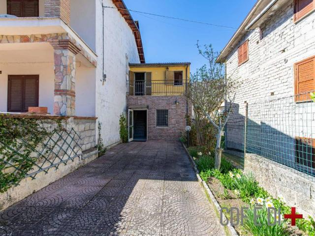 Villa Indipendente in vendita a Borgorose, Lazio