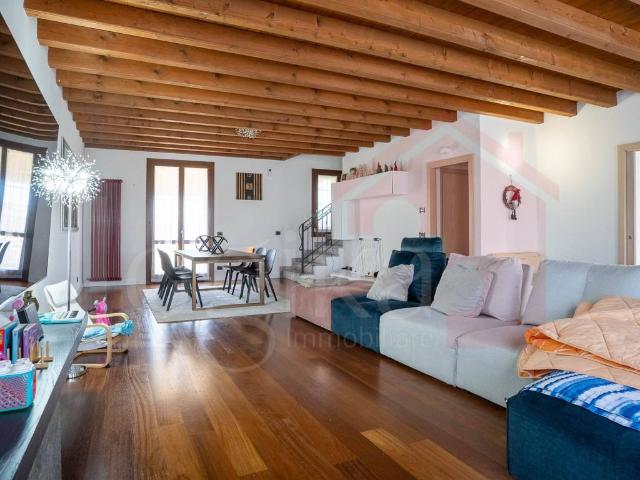 Villa Indipendente in vendita a Bornasco, Lombardia