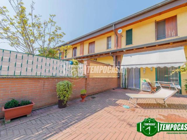 Villa Indipendente in vendita a Bornasco, Lombardia