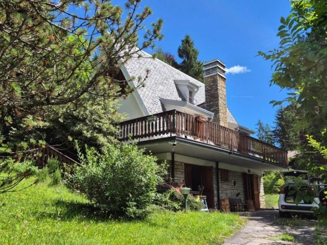 Villa Indipendente in vendita a Comunità montana della valle Camonica, Borno