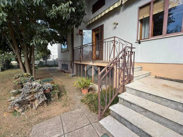 Villa Indipendente in vendita a Semonzo del Grappa, Borso del Grappa
