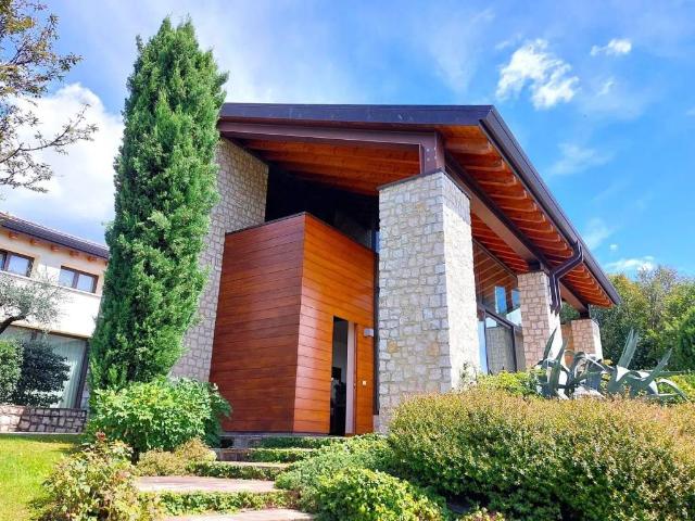 Villa Indipendente in vendita a Cassanego, Borso del Grappa