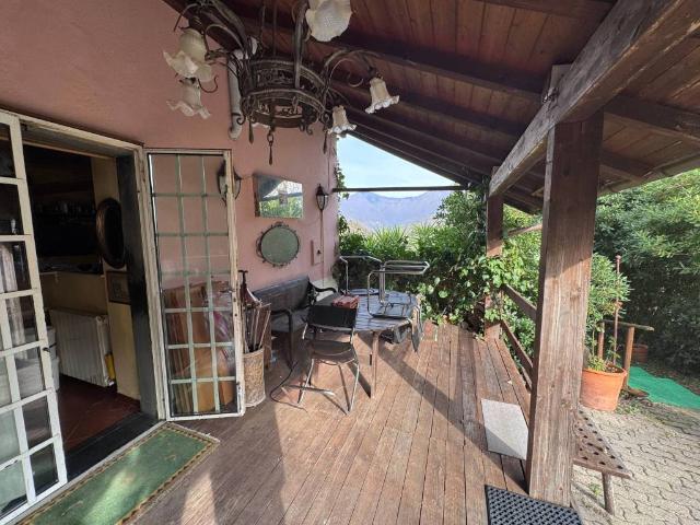 Villa Indipendente in vendita a Borzonasca, Liguria