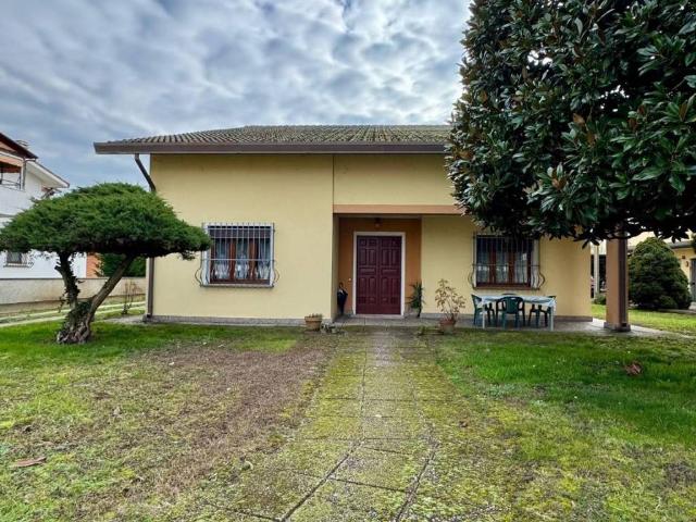 Villa Indipendente in vendita a Bosaro, Veneto