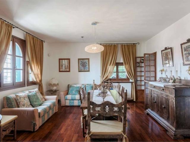 Villa Indipendente in vendita a Bosco Chiesanuova, Veneto