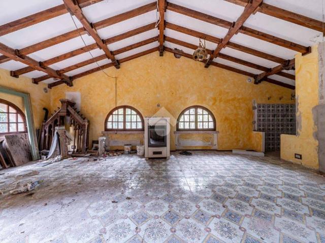 Villa Indipendente in vendita a Bosco Chiesanuova, Veneto
