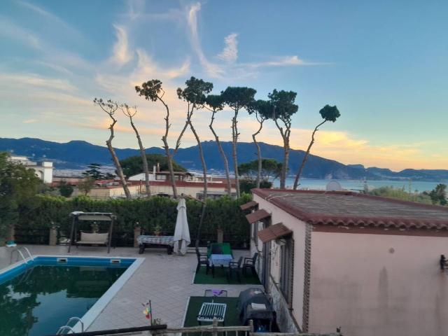 Villa Indipendente in vendita a Boscotrecase, Campania